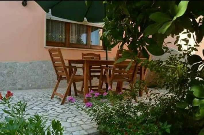 La Casina Di Vanni - Casa Vacanza Nel Cuore Del Salento Arnesano Exterior photo